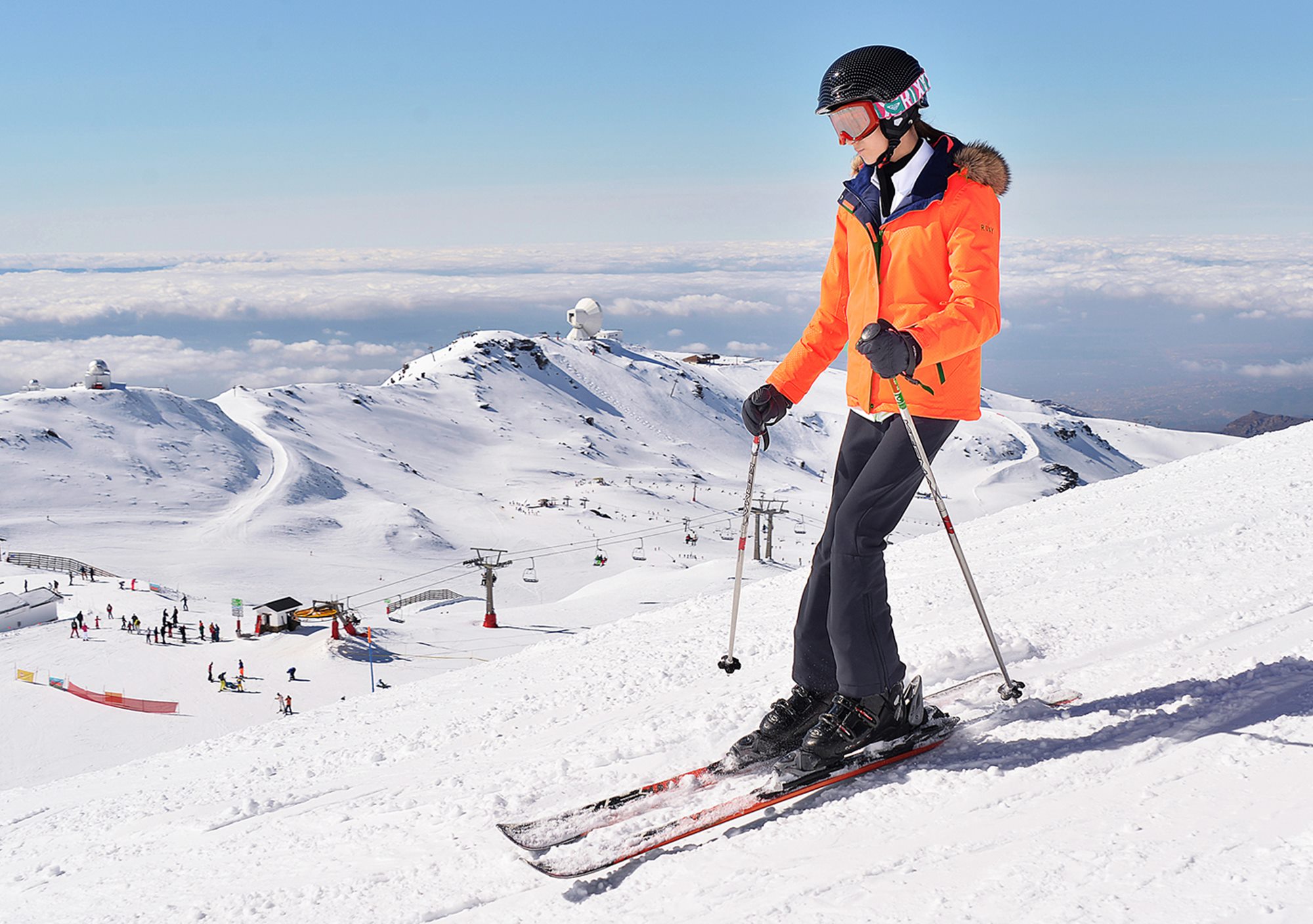 dia de Esquí en Sierra Nevada ski snowboard nieve con material equipamiento traslados transporte desde Granada